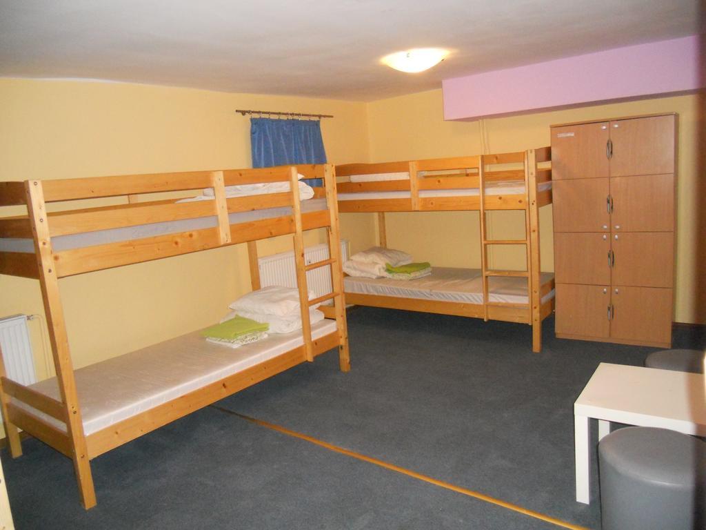 Old Town Hostel Гданск Стая снимка